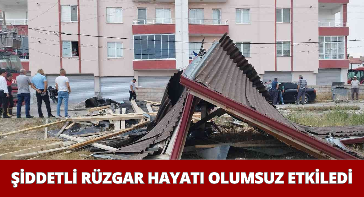 Şiddetli Rüzgar Çatıları Uçurdu!