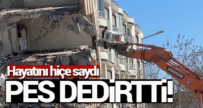 Eşyasını kurtarmaya çalışan depremzede ‘pes’ dedirtti