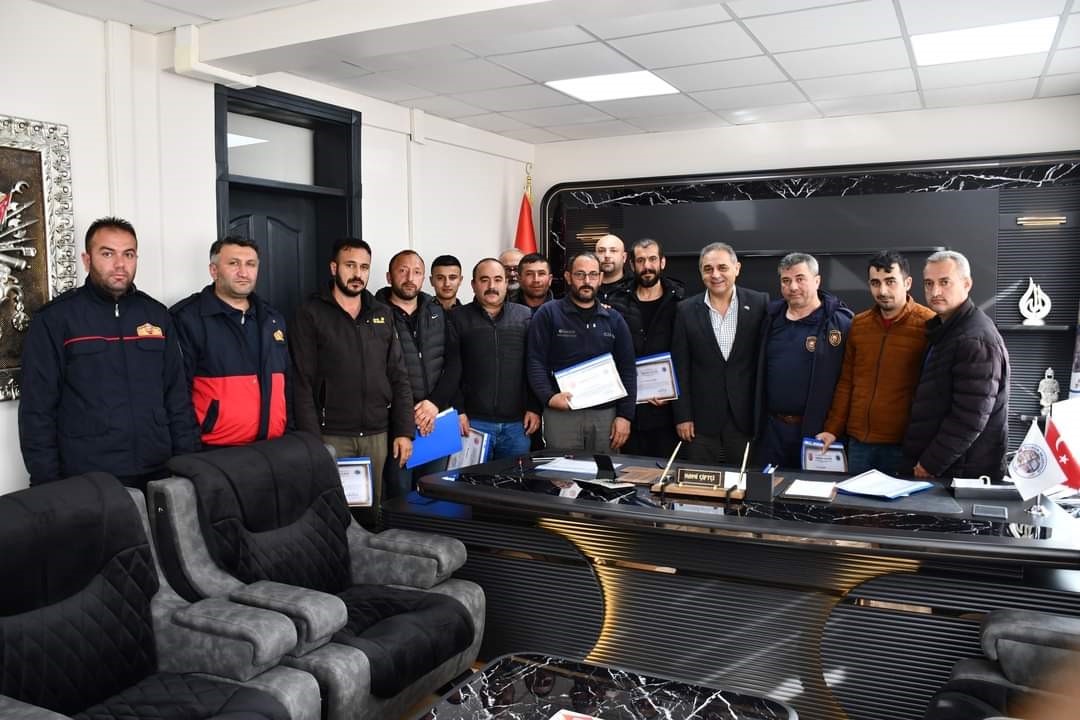 Başkan Çiftçiden belediye çalışanlarına jest