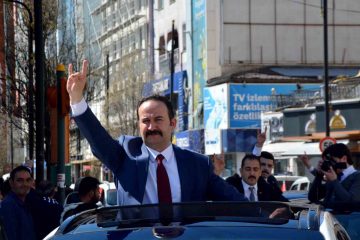 Halkımızın, esnafımızın, çiftçimizin, sanayicimizin yanındayız