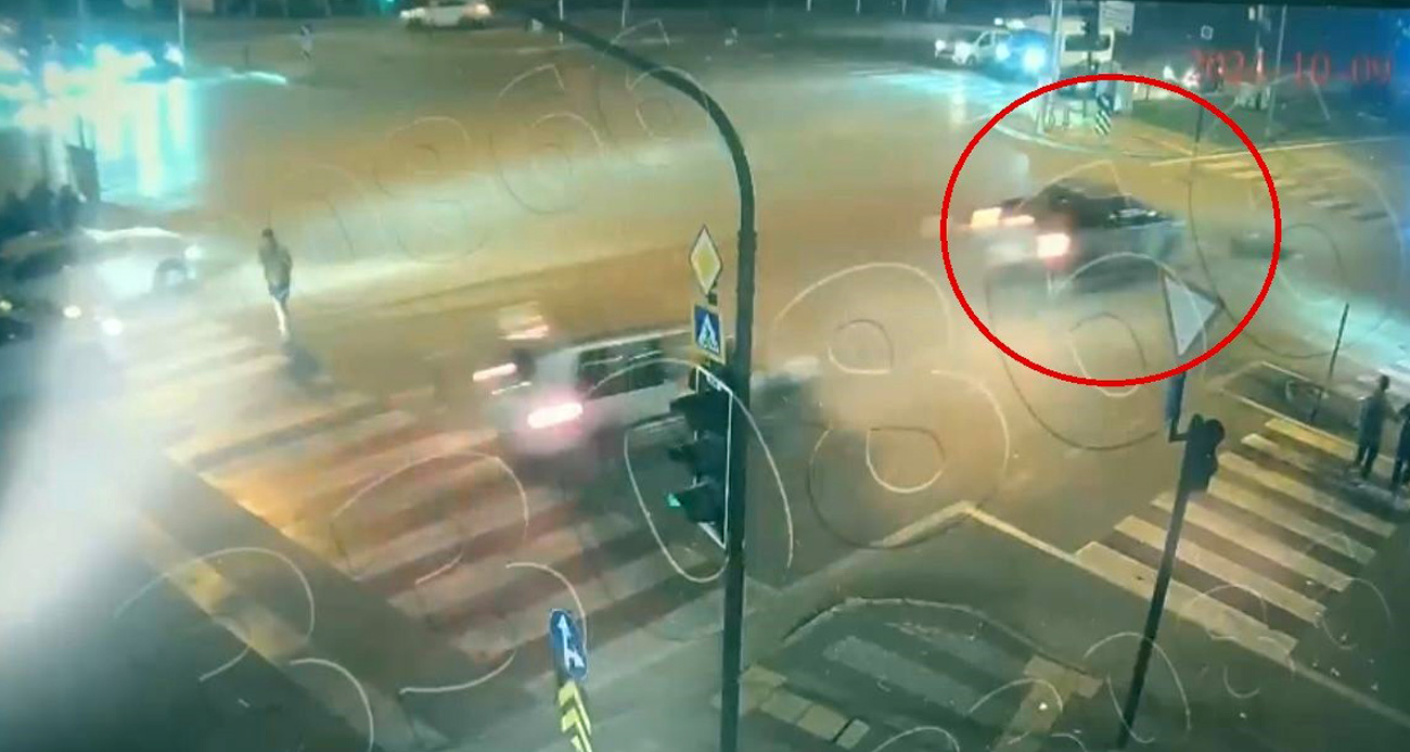 Bursa’da Genç Kızın Yaralandığı Trafik Kazası Kamerada