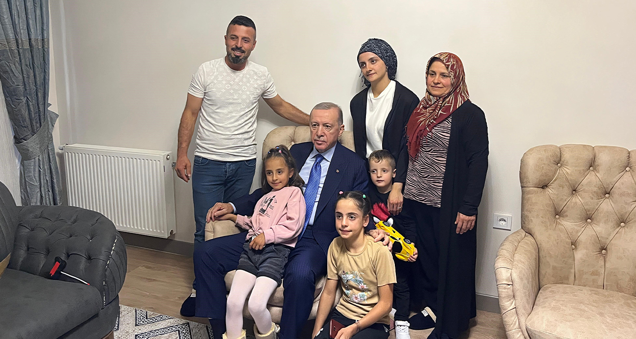 Cumhurbaşkanı Erdoğan, Hatay’daki Yeni Deprem Konutlarını Ziyaret Etti
