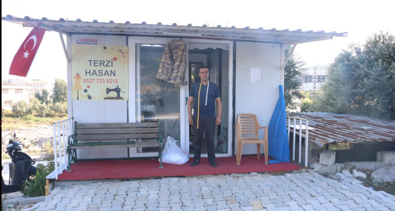 Deprem Sonrası Yeniden Ayağa Kalkan Terzi: Konteynerde Geleceği Dikmek