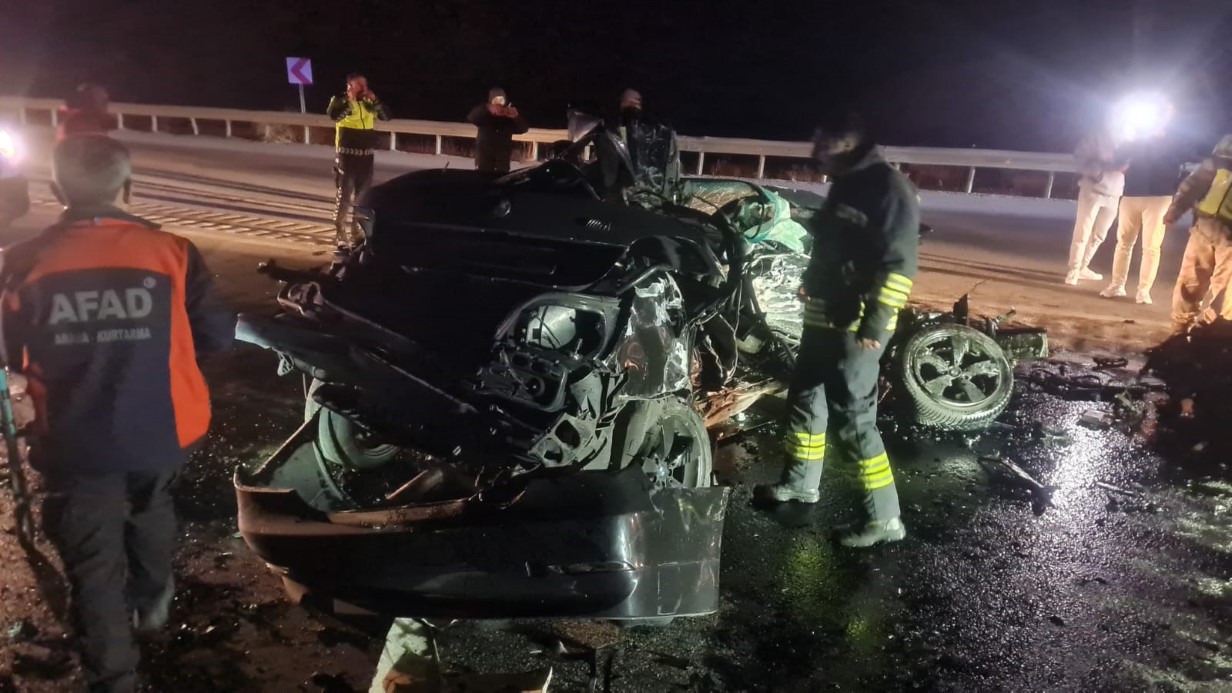 Erzincan-Sivas Yolunda Korkunç Kaza: 3 Ölü, 1 Yaralı