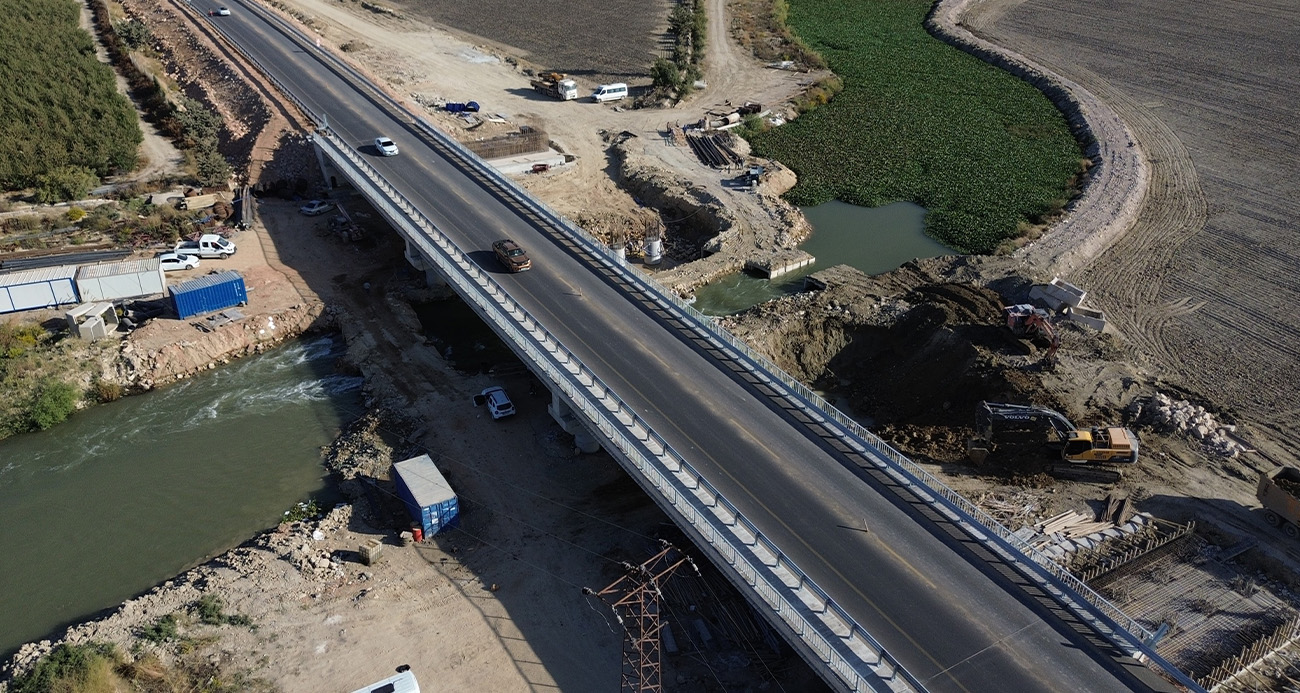 Hatay’da Deprem Sonrası Yol ve Köprü Onarımı: İlk Köprü Trafik Açıldı