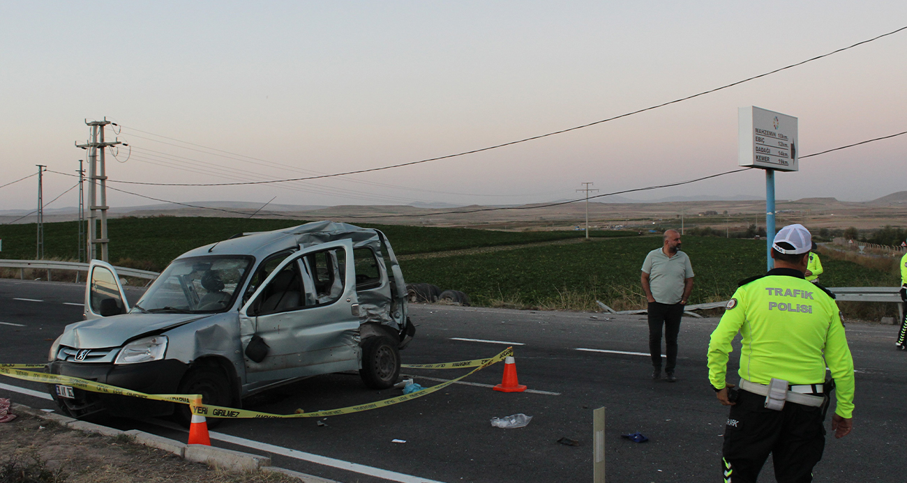 Kayseri’deki Trafik Kazasında 2 Öğretmen Hayatını Kaybetti, 4 Kişi Yaralandı