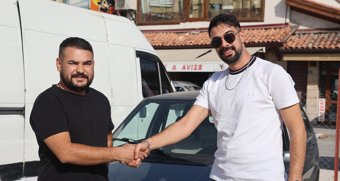 Konya’da İlginç Takas: Eski Model Araba Yeni Model Telefonla Değişti