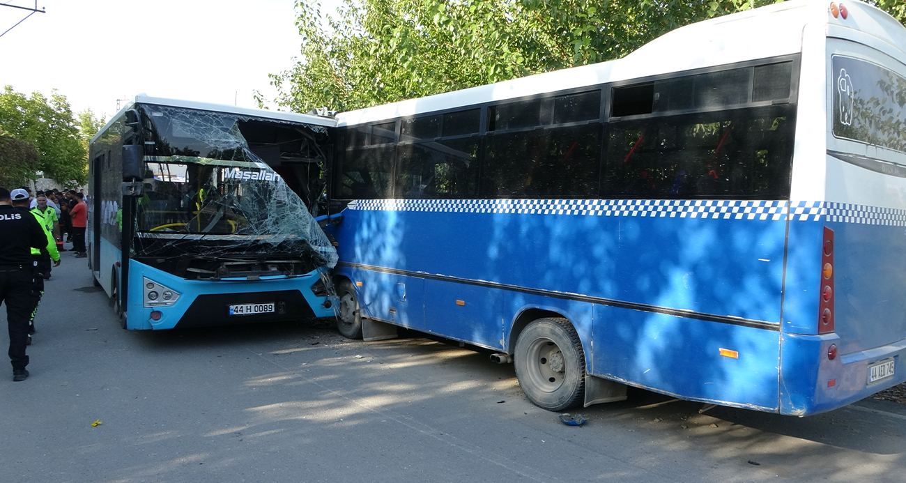 Malatya’da Belediye Otobüsü ve Öğrenci Servisinin Çarpışması Sonucu 25 Kişi Yaralandı