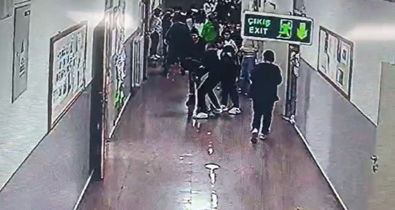 Okulda Hayat Kurtaran Manevra: Öğrenci Arkadaşını Boğulmaktan Kurtardı