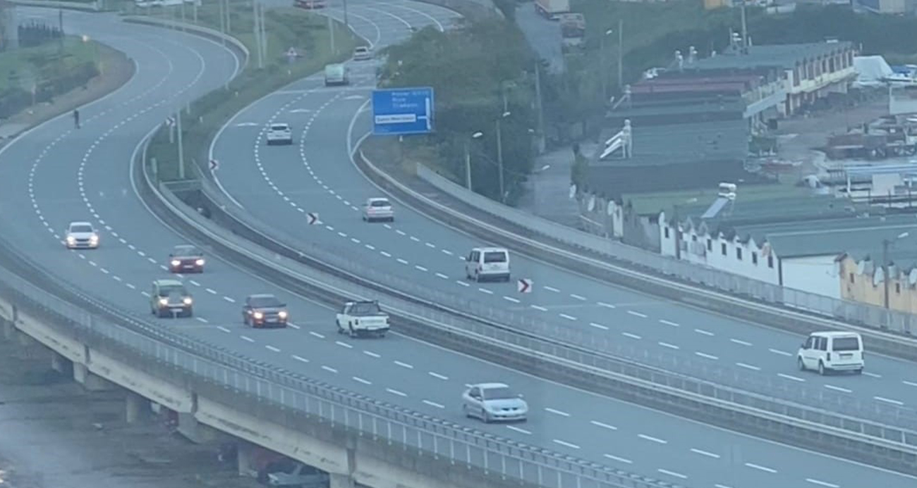 Rize’de Ters Şeride Giren Kamyonet Trafikte Tehlike Yarattı