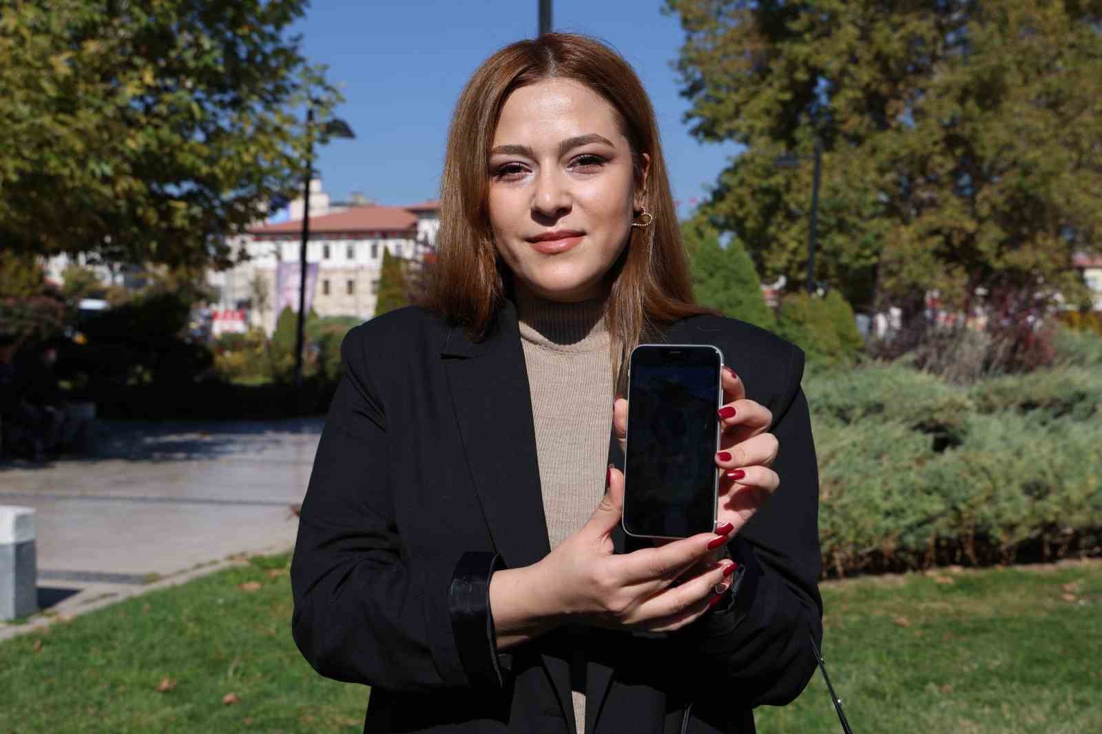 Sivas’ta Bir Karga, Üniversite Öğrencisiyle Dostluk Kurdu