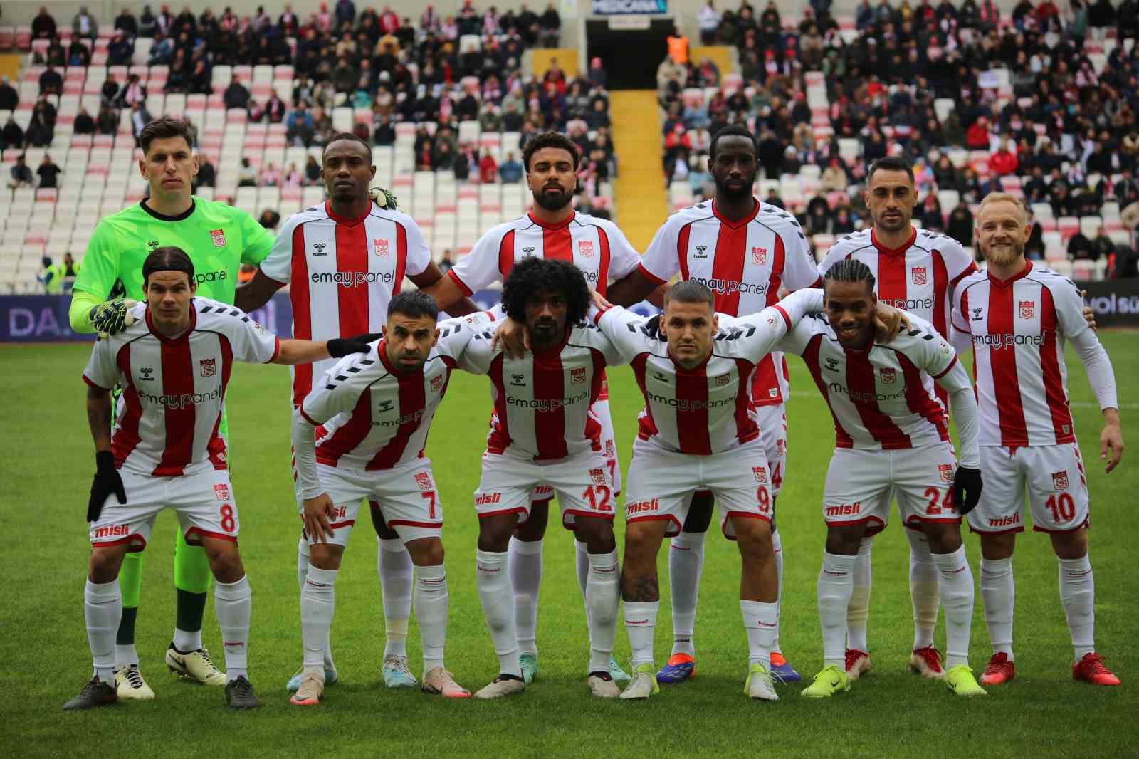 Süper Lig Heyecanı Sivas’ta Devam Ediyor: Sivasspor 1, Hatayspor 1