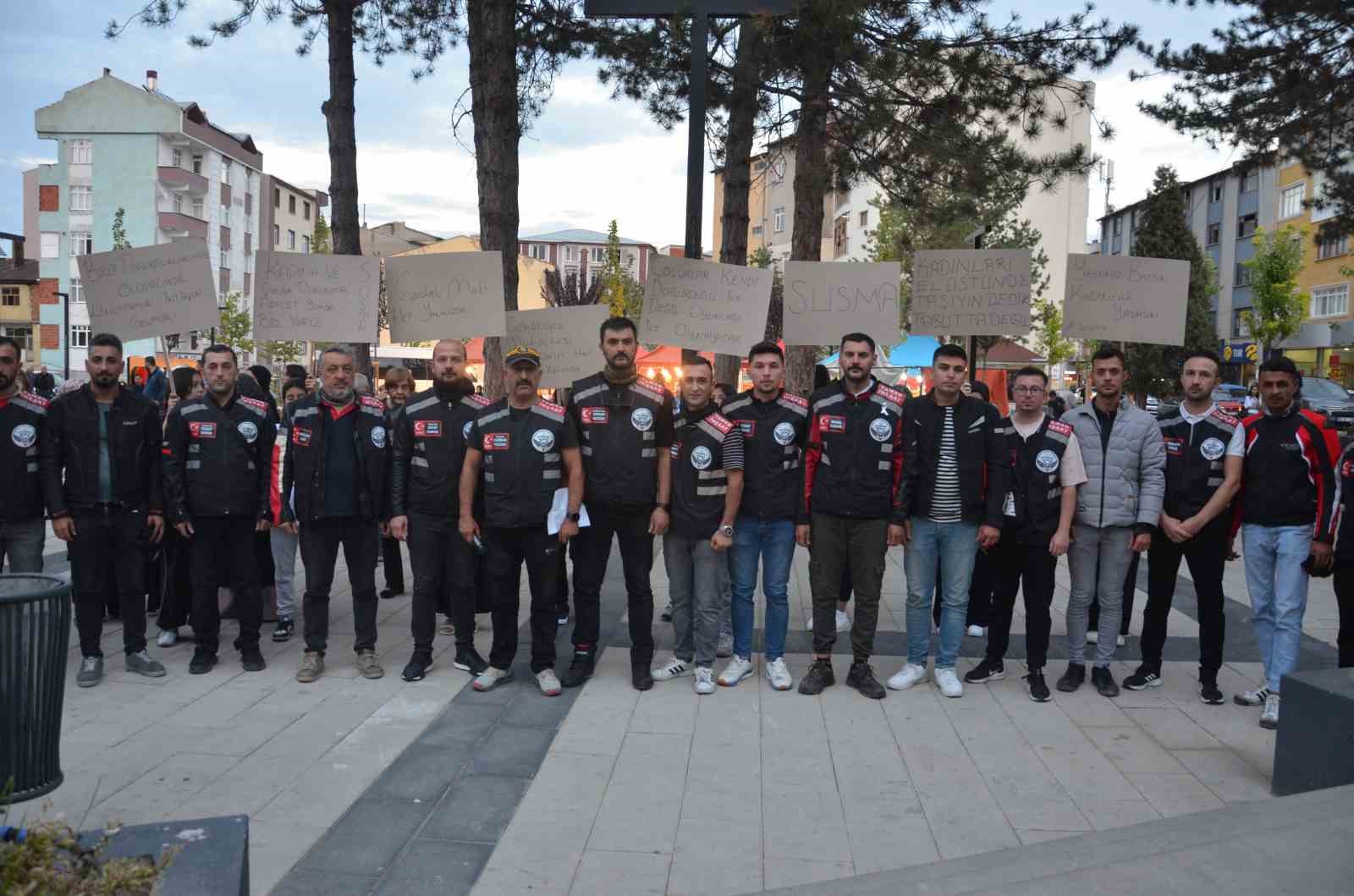 Suşehri’nde Motosikletçiler Kadına Şiddete Karşı Yürüdü