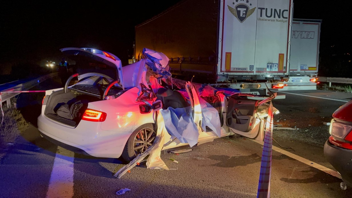 TEM Otoyolu’nda Korkunç Trafik Kazası: 2 Ölü