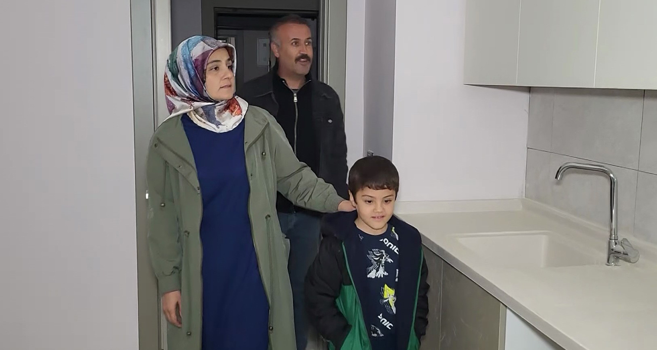 Adıyamanlı Depremzede Konutunu Gördüğünde Bakan’a Teşekkür Etti