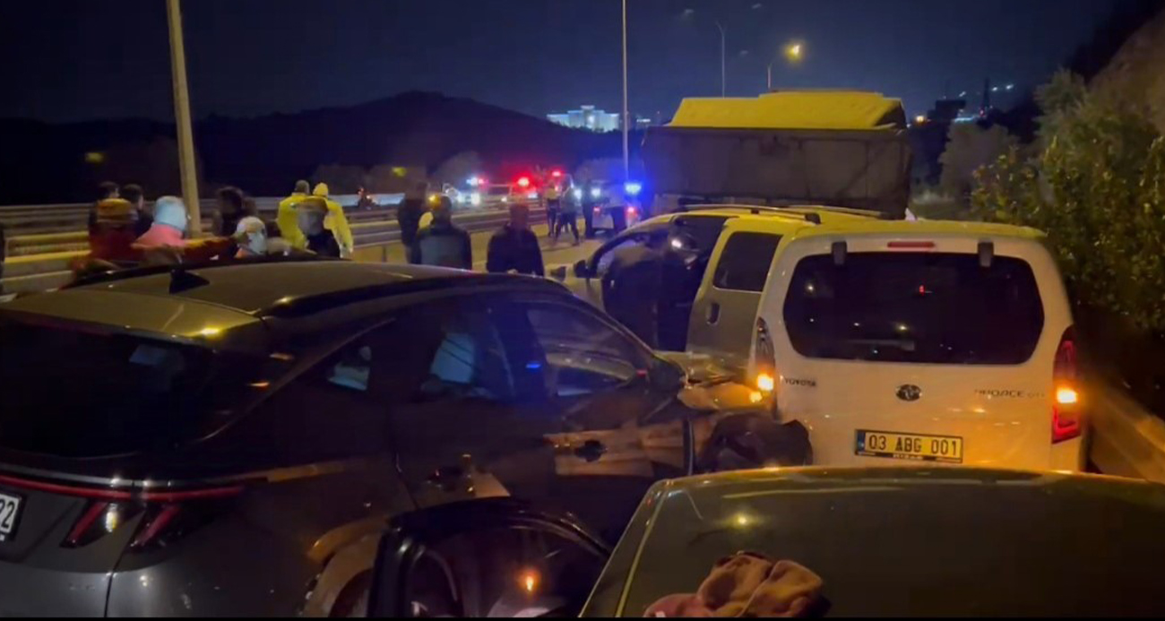 Afyonkarahisar’da Zincirleme Kaza: 18 Kişi Yaralandı