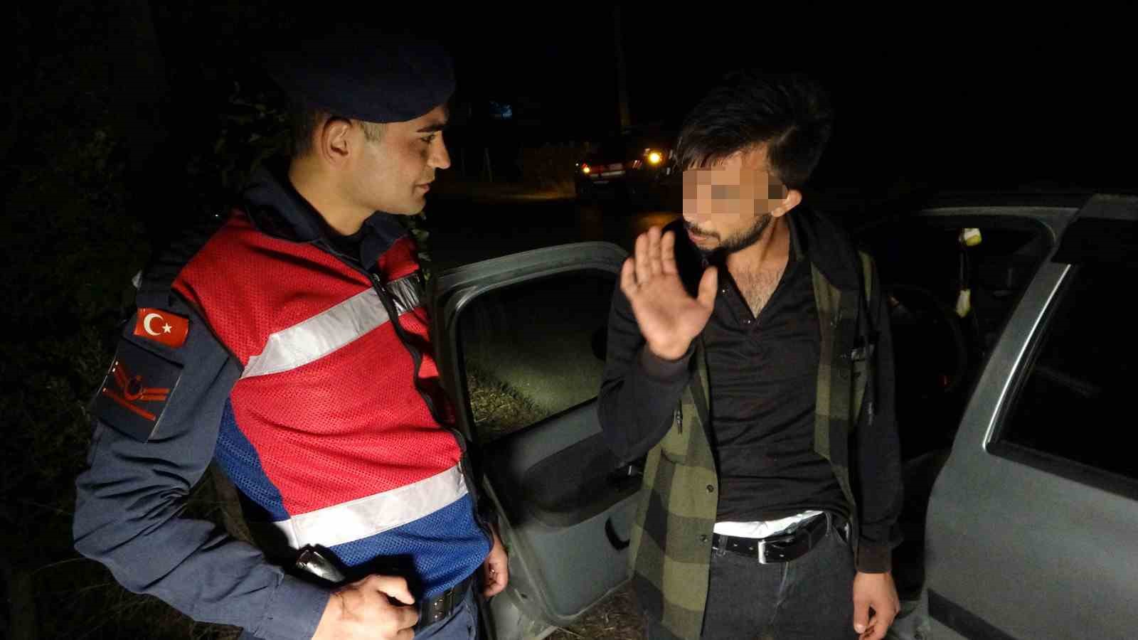 Alkolün Etkisiyle Arabada Sızan Kişinin İlginç Serüveni