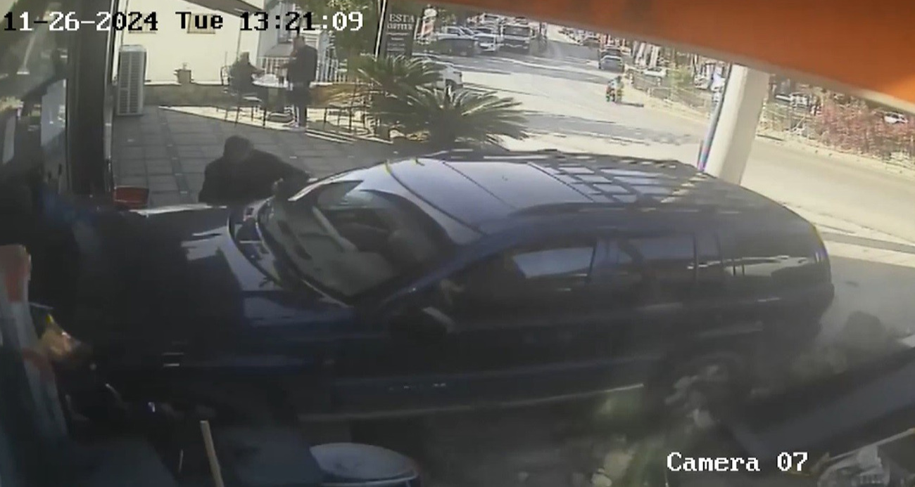 Bodrum’da Cip Mağazaya Girdi: 4 Kişi Yaralandı