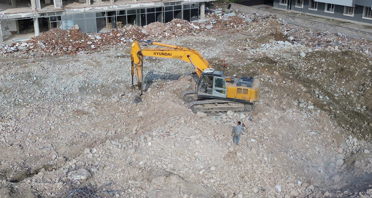 Deprem Bölgesinde İş Makinası Operatörlerinin Maaşları Ne Kadar?