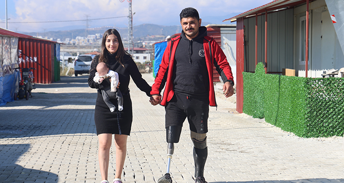Deprem Sonrası Yeniden Yürüyen Genç, Aile Mutluluğunu Yaşıyor