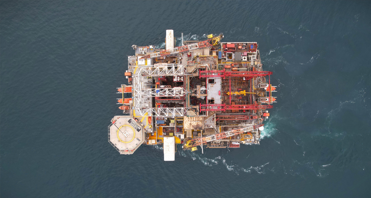 Dev Petrol Platformu İstanbul Boğazı’ndan Geçiş Yaptı