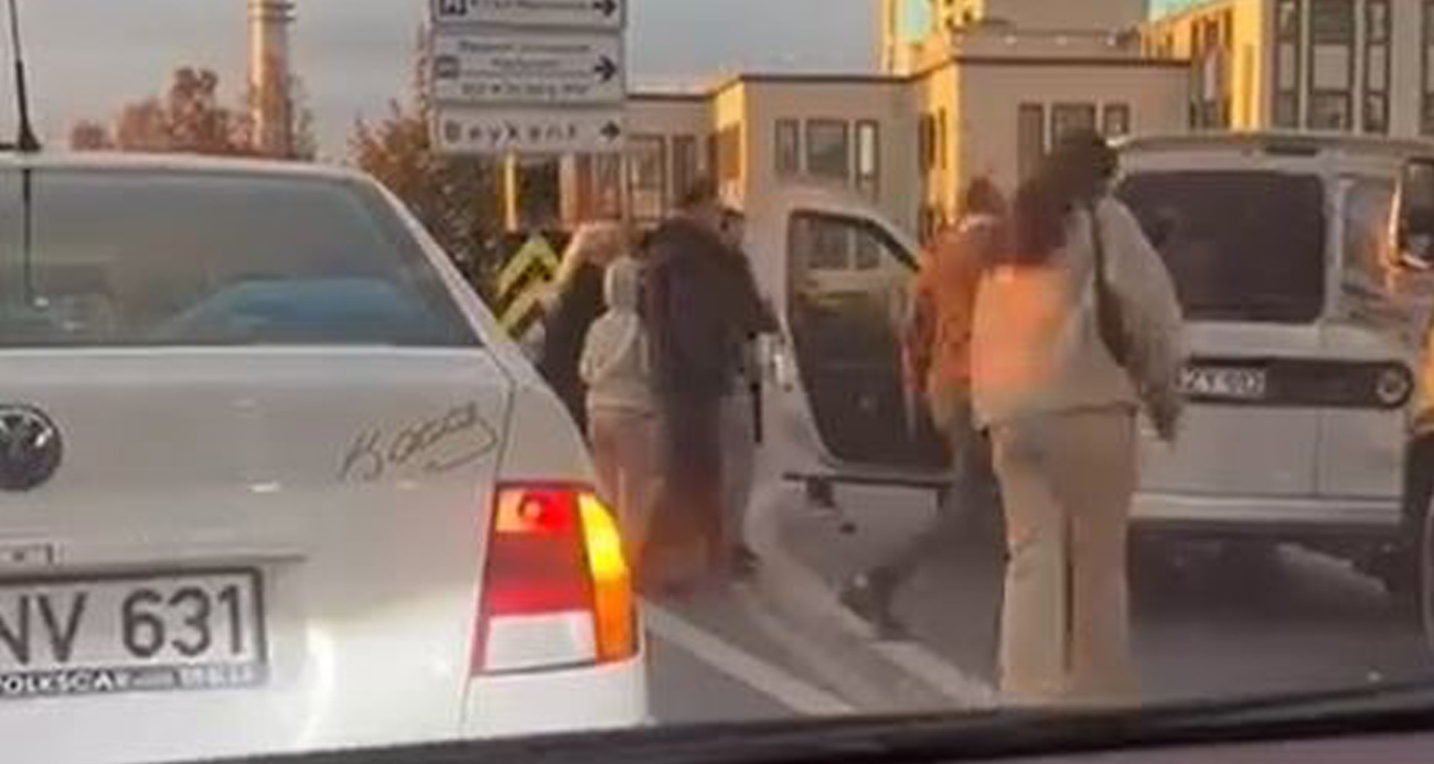 E-5 Karayolunda Çıkan Sopalı Kavga Kamerada