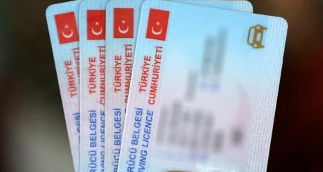 Eski Tip Ehliyetler İçin Yenileme Süresi Uzatıldı
