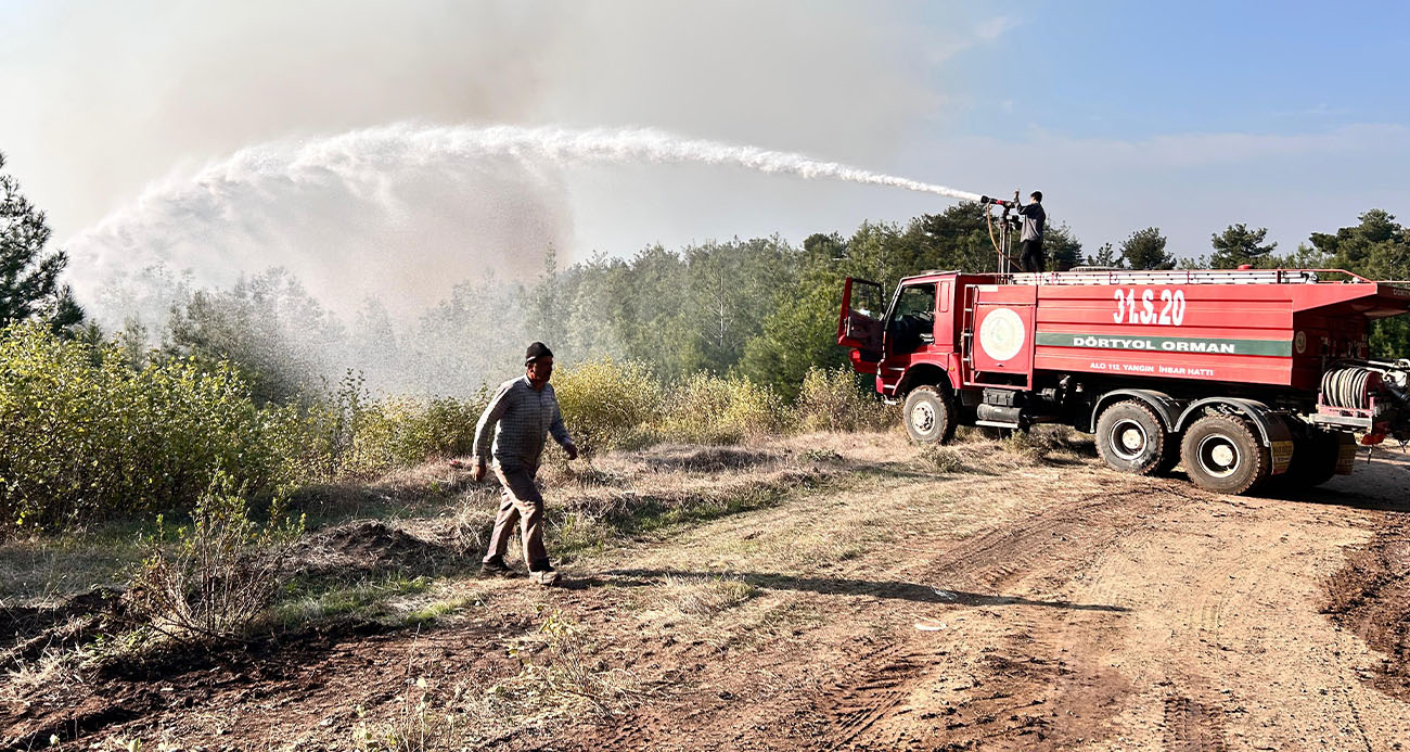 Hatay Arsuz’da Rüzgarın Kuvvetlendirdiği Orman Yangını Kontrol Altına Alınamıyor