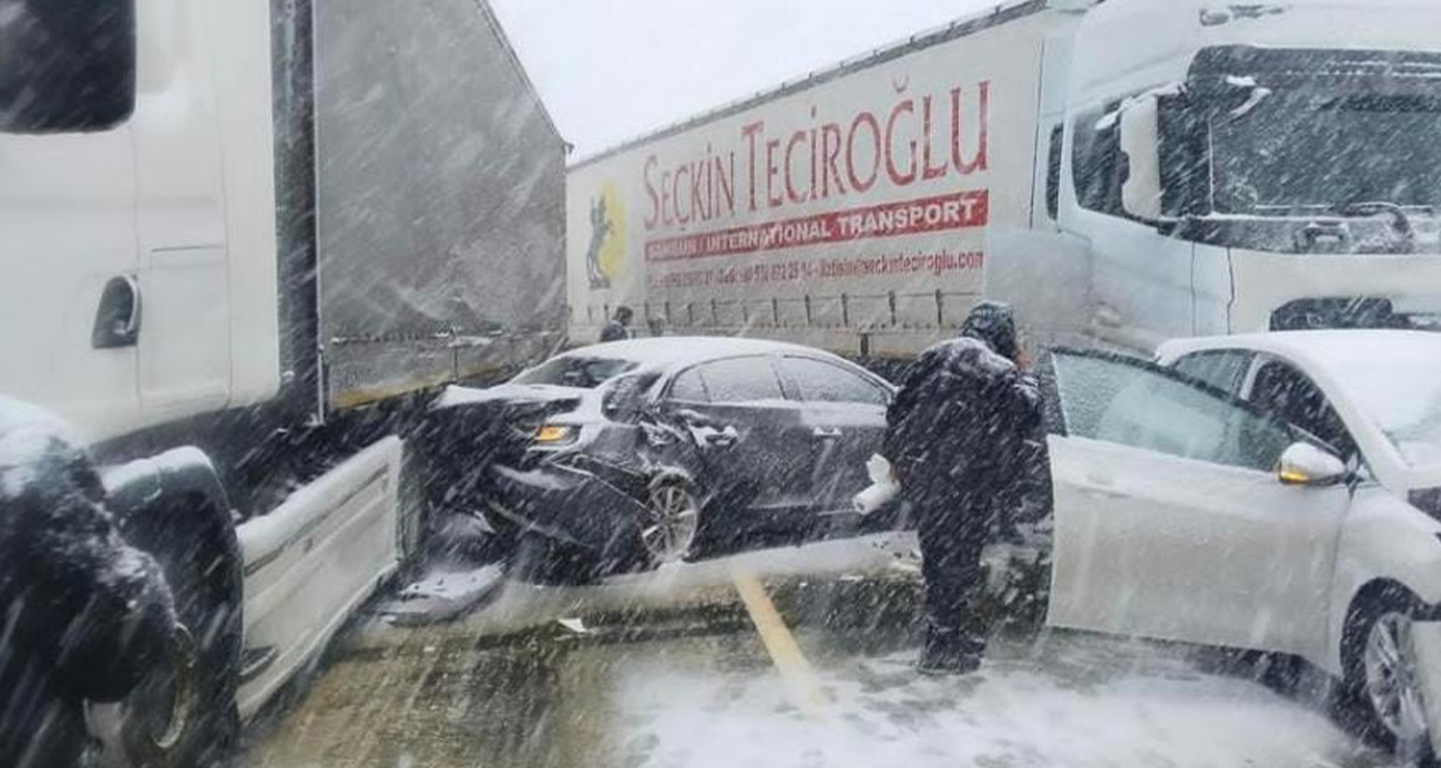 Karabük-Gerede Yolu Yoğun Kar Yağışı Nedeniyle Kapandı