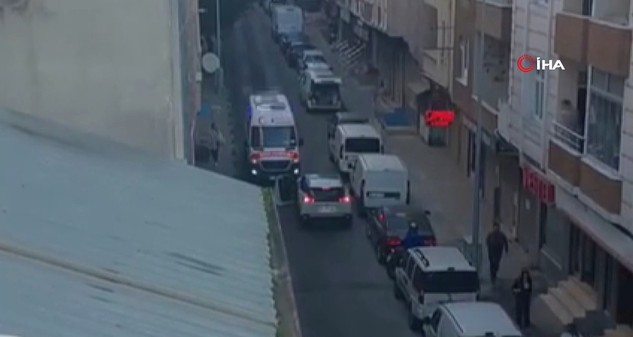Küçükçekmece’de Ambulansa Yol Vermeyen Sürücü Görüntülendi