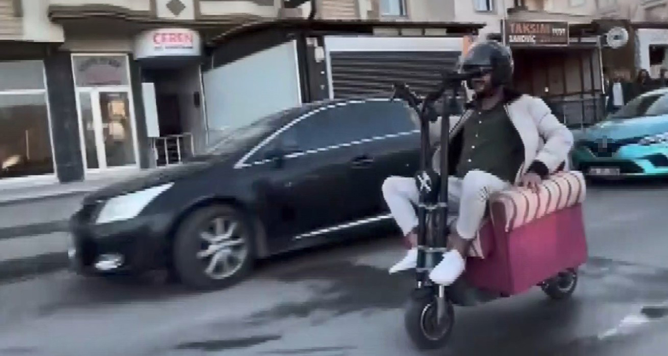 Scooter’a Koltuk Takarak Trafikte Tehlike Saçtı!