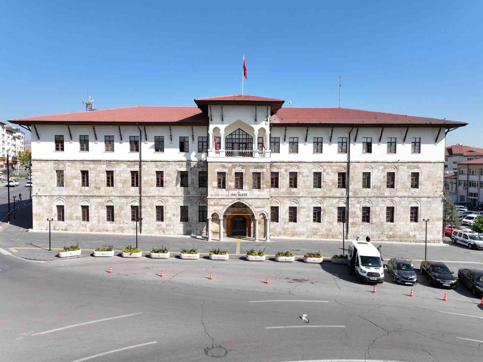 Sivas Valiliği Sosyal Medyada Zirveyi Bırakmıyor