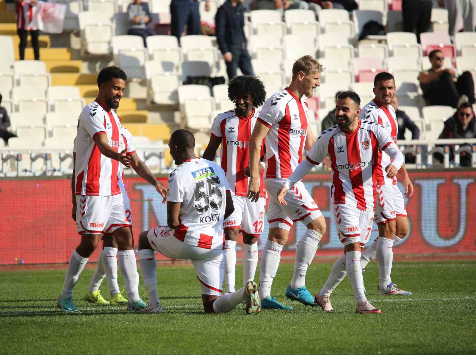 Sivasspor, Çaykur Rizespor’u 2-1 Yendi