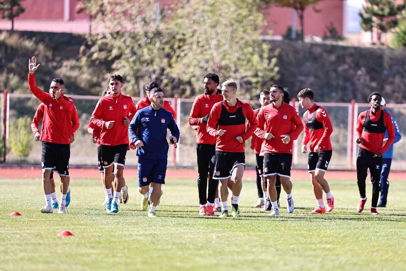 Sivasspor, Fenerbahçe ile Dev Maça Hazırlanıyor