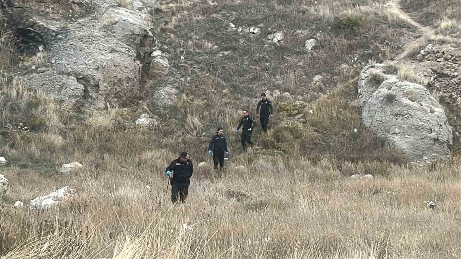 Sivas’ta Boş Arazide Bebek Cesedi Keşfedildi