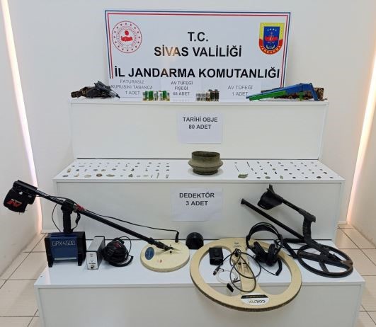 Sivas’ta Jandarma’dan Büyük Operasyon: 12 Şüpheli Yakalandı