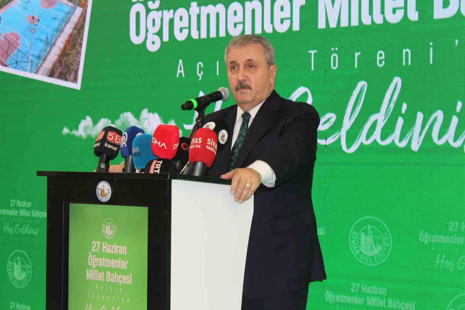 Sivas’ta Öğretmenler Günü’ne Özel Millet Bahçesi Açılışı