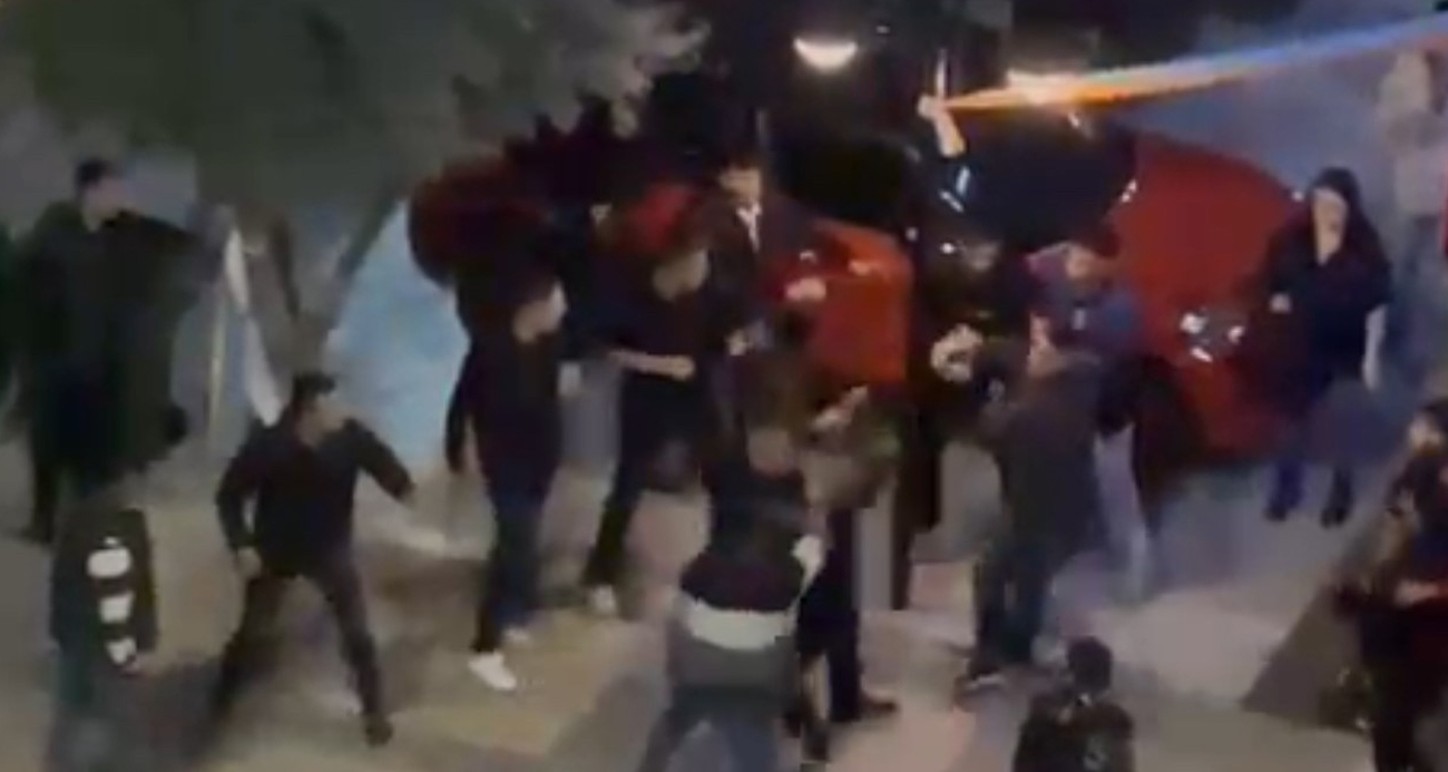 Adana’da Sokak Ortasında Kavga Görüntülendi