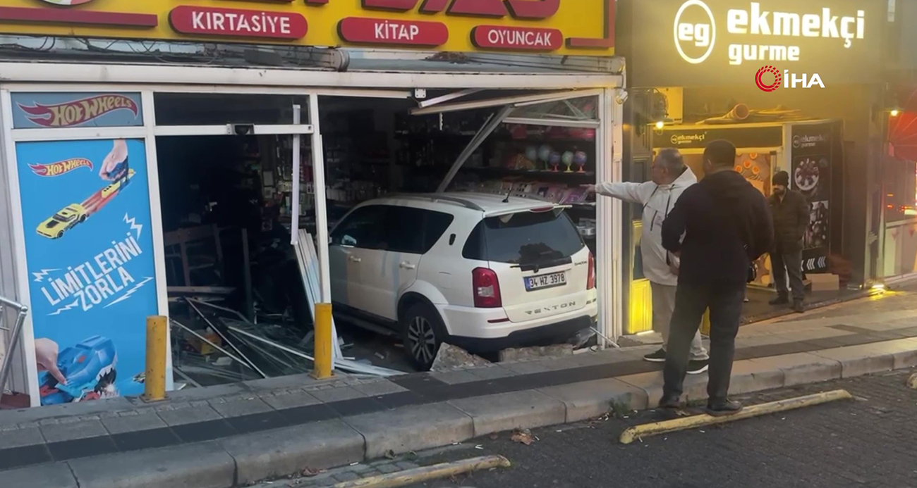 Başakşehir’de Korku Dolu Anlar: Sürücü Kırtasiye Dükkanına Girdi