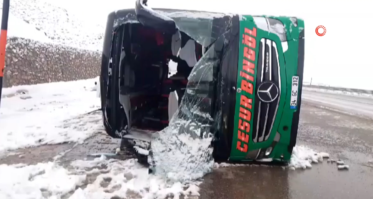 Bingöl Karayolu’nda Yolcu Otobüsü Kaza Yaptı: 2 Ölü, 16 Yaralı