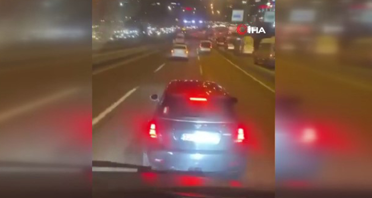 Esenyurt E-5’te Seyir Halindeki Araçlardan Biri Önündekine Çarptı