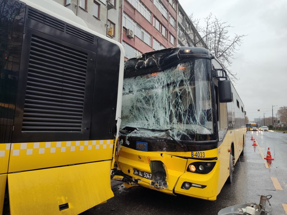 Fatih’te Meydana Gelen Zincirleme Trafik Kazası Büyük Panik Yarattı