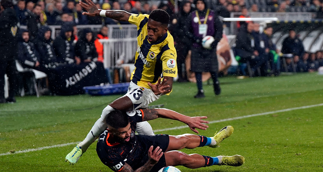 Fenerbahçe, 10 Kişi Kalan Başakşehir’i Mağlup Etti