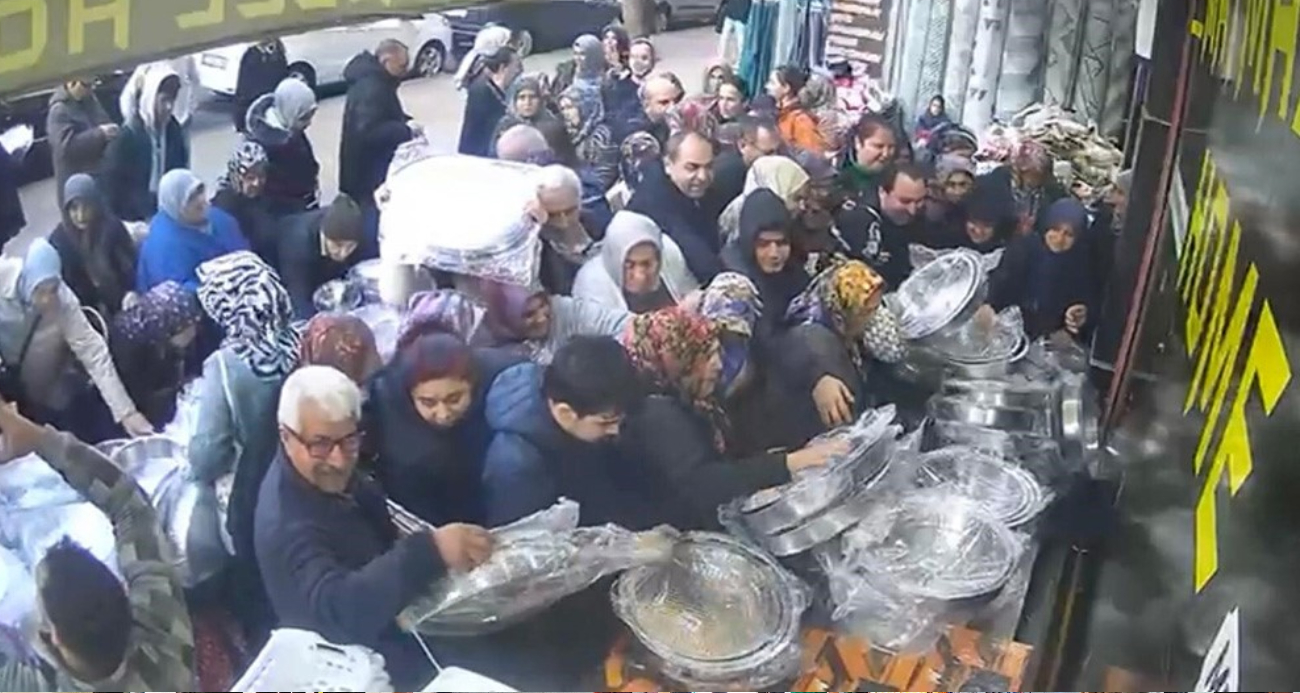 Mersin’de Uygun Fiyatlı Ürünler Büyük İlgi Gördü