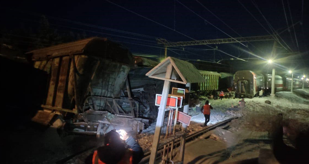 Rusya’da Yolcu ve Yük Treni Çarpışması: 14 Yaralı