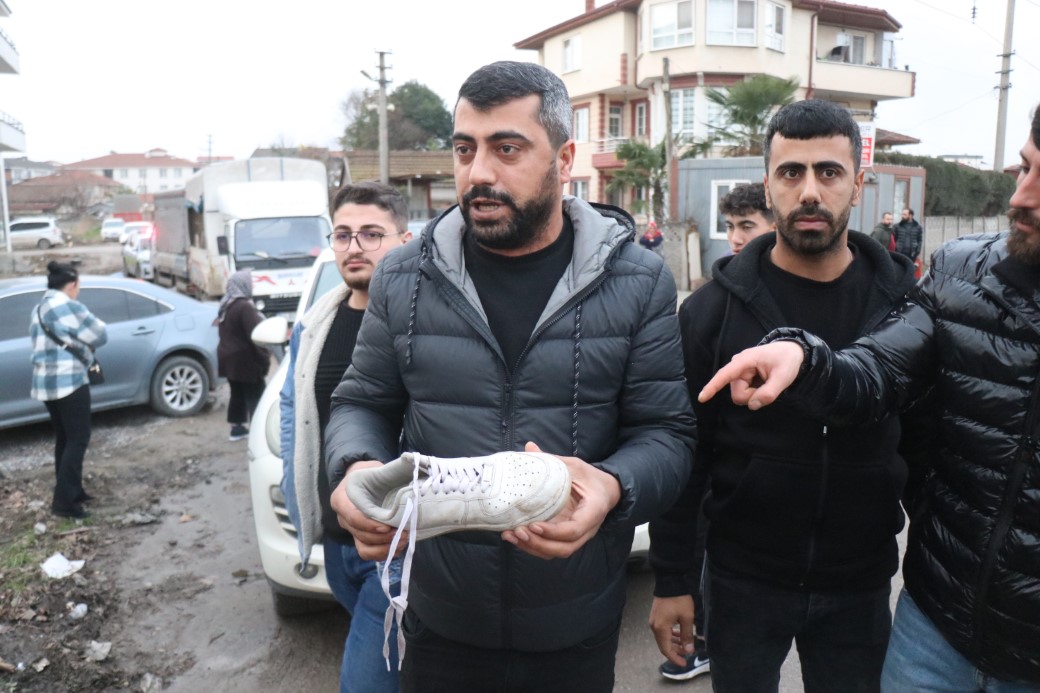 Sakarya Adapazarı’nda Trajik Kaza: Mahalleli Karayolu Trafiğini Kesti