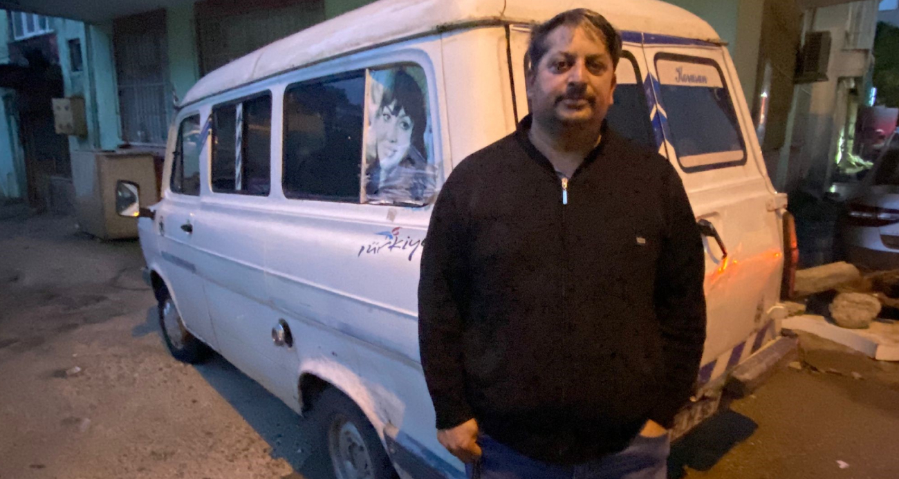 Serik’te Nostaljik Minibüsünden Teybini Çalınan Adamın Hırsıza Eşsiz Tepkisi