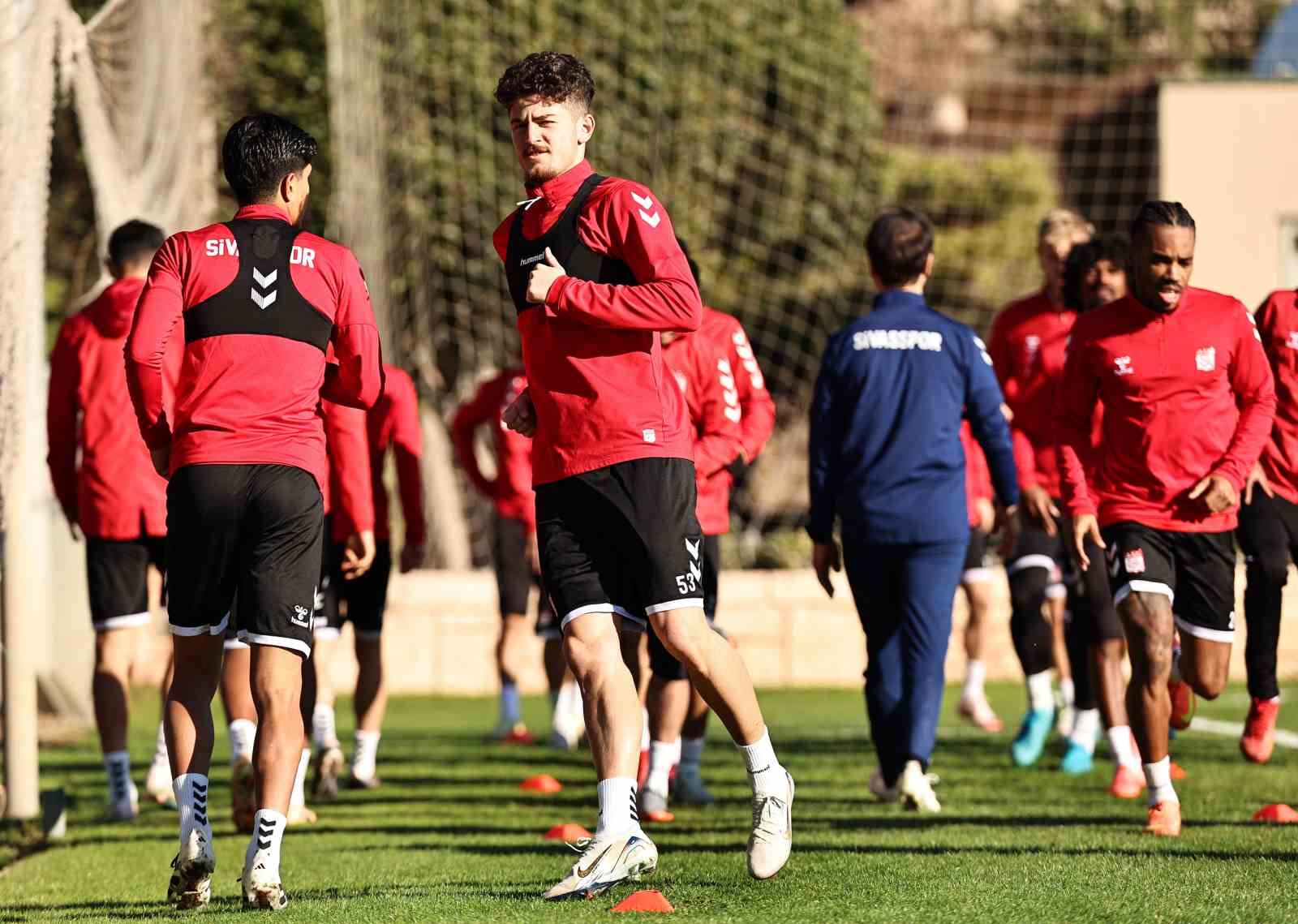 Sivasspor, Antalya Kampında Formunu Koruyor