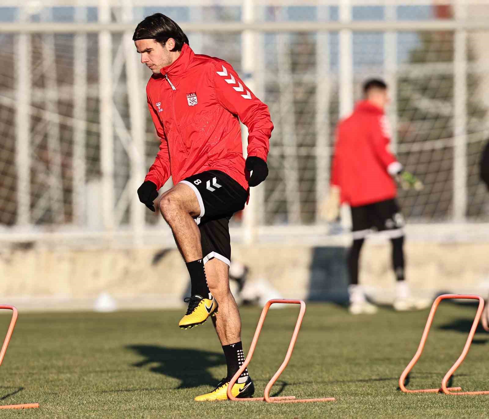 Sivasspor, Galatasaray ile Dev Maç Öncesi Hazırlıklarına Başladı