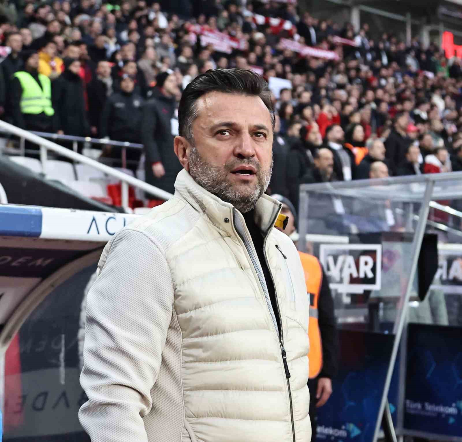 Sivasspor Teknik Direktörü Bülent Uygun Görevinden Ayrıldı
